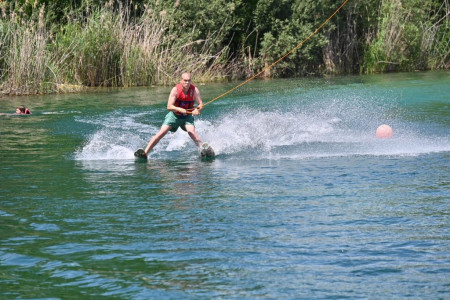 Wakeboarde8.JPG